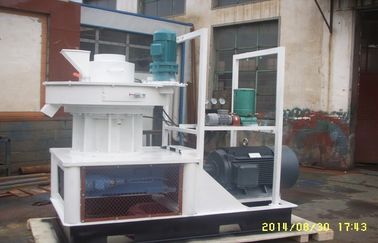 الصين 55KW Ring Die Wood Pellet Machine 600~800KG/H Capacity , CE Certificate المزود