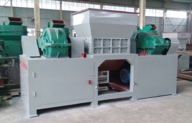 الصين Shred Wood Pallet Wood Crusher Machine 3-6T/H Capacity المزود