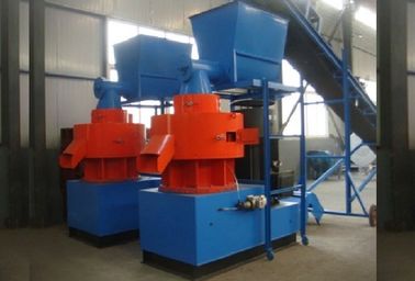 الصين Ring Die Sawdust Pellet Machine With Automatic Lubricant Pump المزود